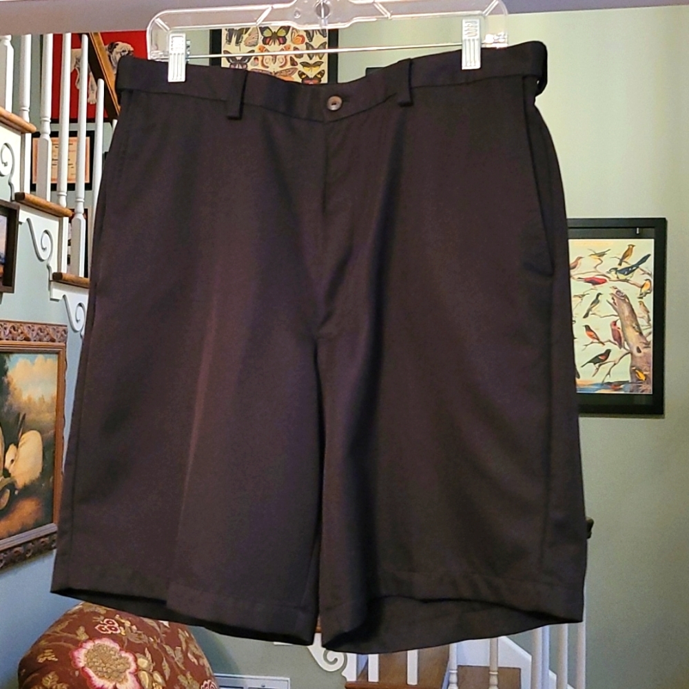Haggar Mens black golf shorts.